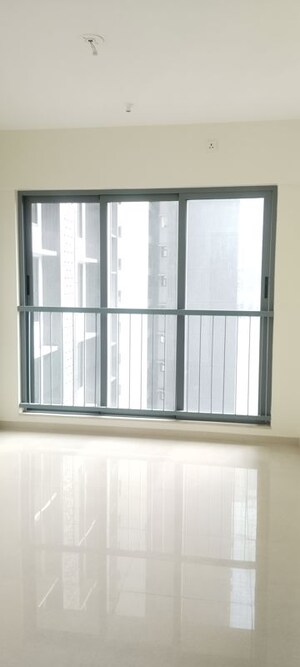 Master Bedroom in 2 BHK Apartment at Kalpataru Elitus, Mulund West – for Rent