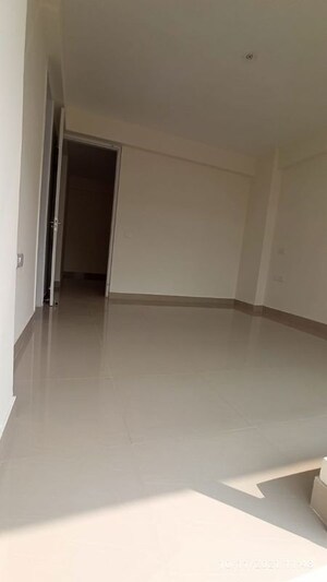 Room in 3.5 BHK Apartment at Shree Vardhman Flora, Sector 90 – for Sale