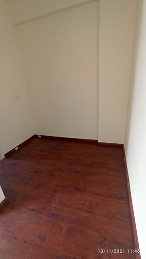 Room in 3.5 BHK Apartment at Shree Vardhman Flora, Sector 90 – for Sale
