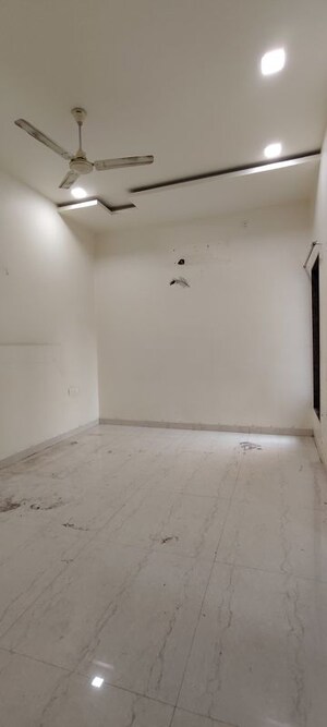 Room in 3 BHK Villa at Mowa – for Rent