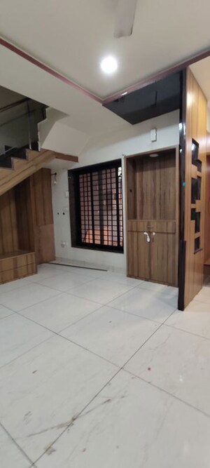 Room in 3 BHK Villa at Mowa – for Rent
