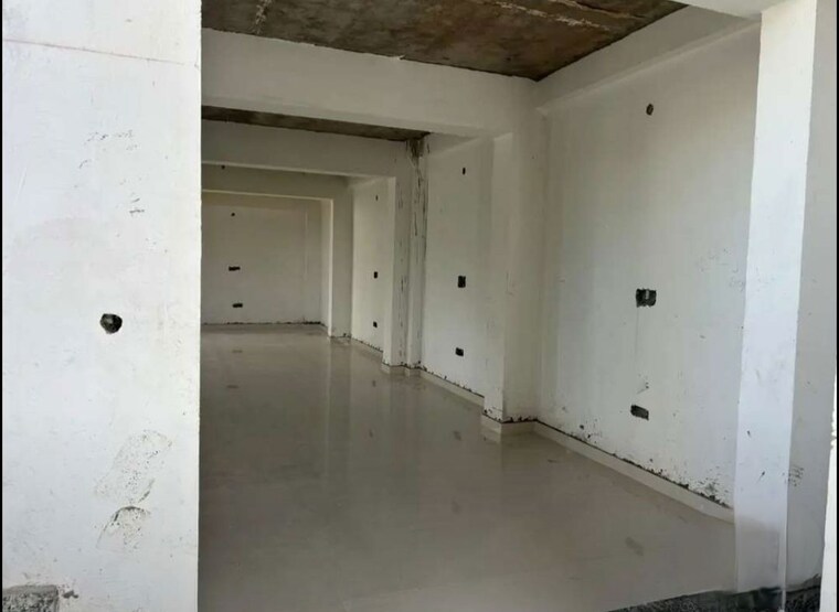 Room, butler colony Commercial Office Space 2000 Sq.Ft. In Butler Colony Lucknow 10675235
