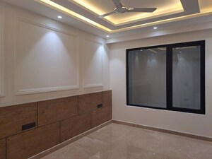 Room in 2 BHK Builder Floor at Sector 23 – for Rent