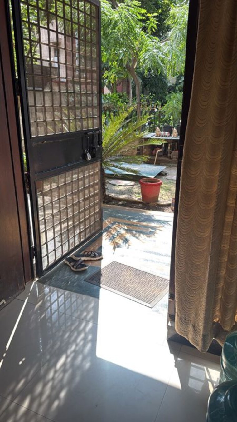 Balcony, palam-vihar-residents-association 4 Bedroom 1800 Sq.Ft. Builder Floor In Palam Vihar Gurgaon 10675239