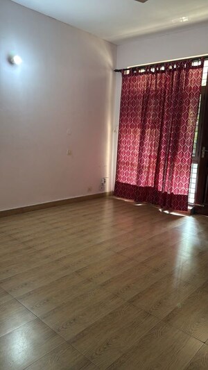 Room in 4 BHK Builder Floor at Palam Vihar Residents Association, Palam Vihar – for Rent