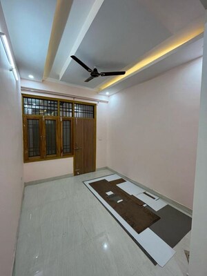 Bedroom in 4 BHK Builder Floor at Parsvnath Planet Plaza, Gomti Nagar – for Sale