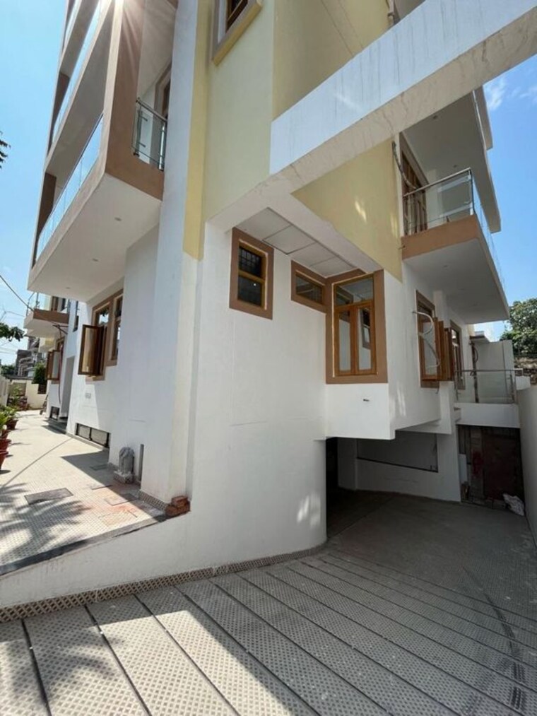 undefined, parsvnath-planet-plaza 4 Bedroom 2335 Sq.Ft. Builder Floor In Gomti Nagar Lucknow 10675167