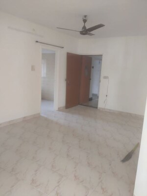 Room in 2 BHK Apartment at Sea Breeze Tower, Nerul – for Rent