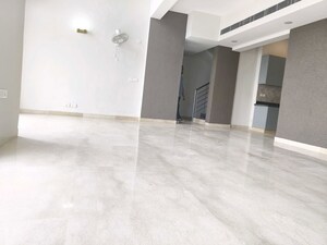 Room in 3 BHK Builder Floor at Sector 22 – for Rent