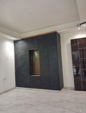 Room in 4 BHK Builder Floor at Today Blossoms II, Sector 51 – for Sale