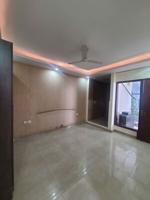 Room in 3 BHK Builder Floor at Sector 57 – for Sale