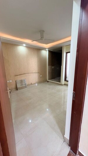 Room in 3 BHK Builder Floor at Sector 57 – for Sale