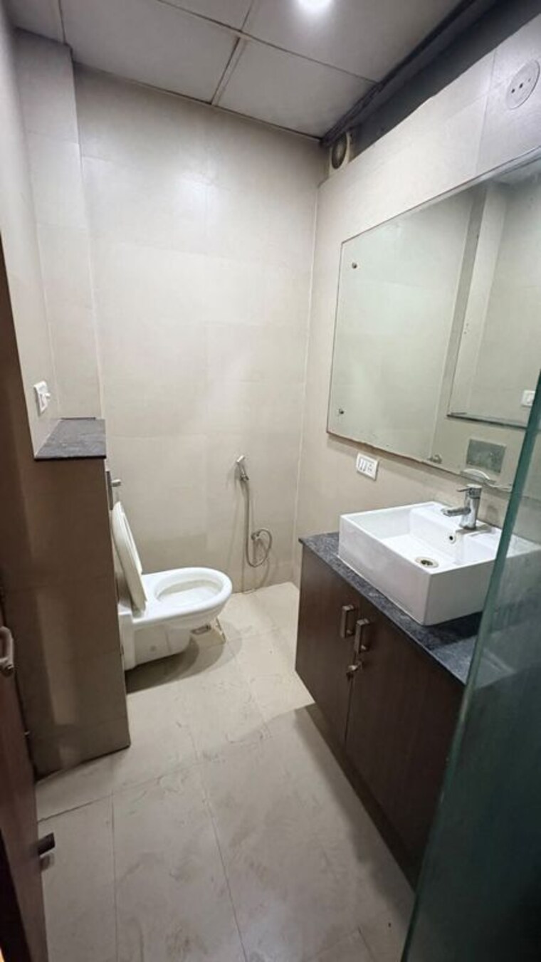 Bathroom, sector 57 3 Bedroom 263 Sq.Ft. Builder Floor In Sector 57 Gurgaon 10675278