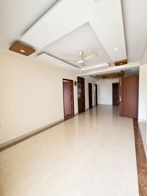 Room in 3 BHK Builder Floor at Sector 57 – for Sale