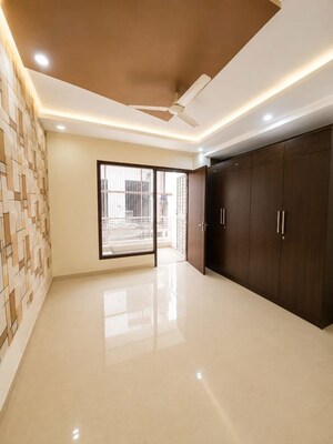 Room in 3 BHK Builder Floor at Sector 57 – for Sale