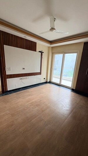 Room in 3 BHK Builder Floor at Sector 57 – for Sale