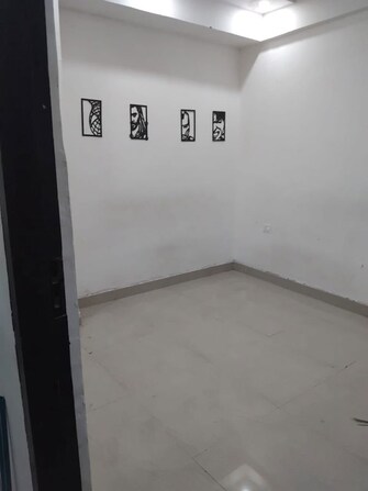2 BHK Builder Floor For Rent in RWA Apartments Sector 72 in Sector 72, Noida