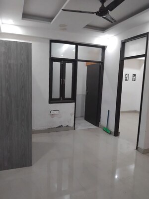 Room in 2 BHK Builder Floor at RWA Apartments Sector 72, Sector 72 – for Rent