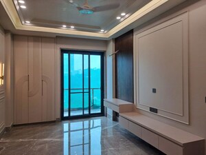 Room in 3 BHK Builder Floor at Sector 23 – for Rent