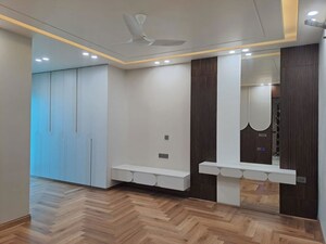 Room in 3 BHK Builder Floor at Sector 23 – for Rent