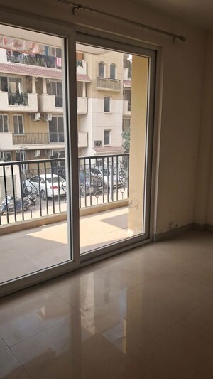 Balcony in 3.5 BHK Apartment at Emaar Emerald Floors Premier, Sector 65 – for Rent