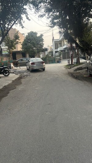 Parking in 2 BHK Independent House at Sector 40 – for Sale
