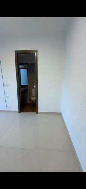 Room in 3 BHK Apartment at Kalpataru The Sunrise, Kolshet Road – for Sale