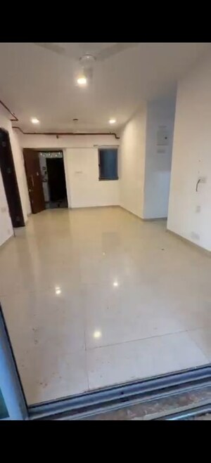 Room in 3 BHK Apartment at Kalpataru The Sunrise, Kolshet Road – for Sale