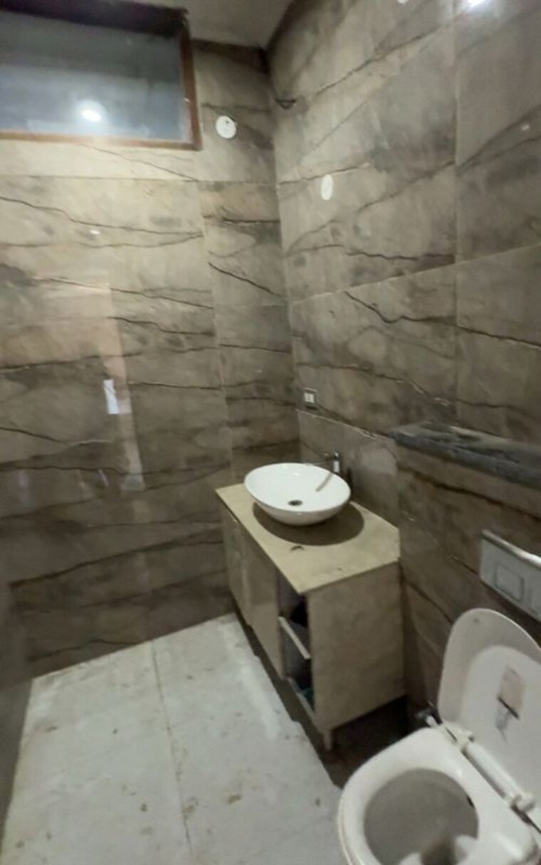 Bathroom, bp-homes 5 Bedroom 500 Sq.Yd. Builder Floor In Sector 85 Faridabad 10675346