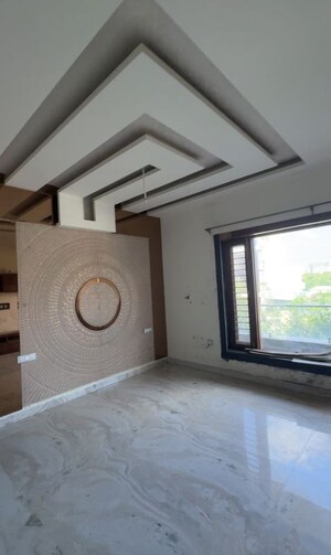 Room in 5 BHK Builder Floor at BP Homes, Sector 85 – for Rent