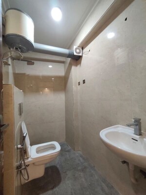 Bathroom in 1 BHK Builder Floor at Saket – for Rent