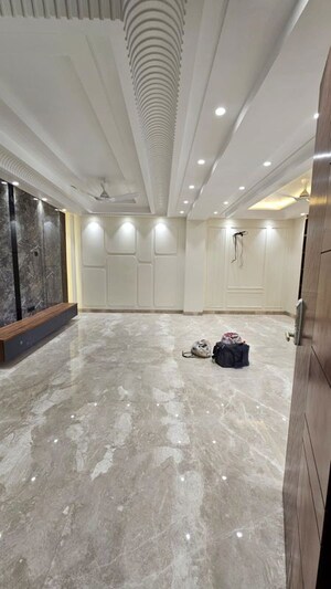 Room in 3 BHK Builder Floor at BPTP Parkland Pride, Sector 77 – for Sale