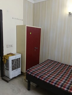 1 Rk+Builder Floor For Rent in Neb Sarai