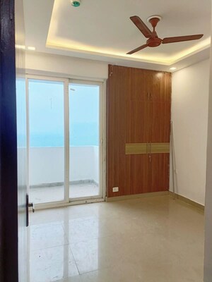 Room in 2 BHK Apartment at Mahagun Mywoods III, Sector 16c Greater Noida – for Rent