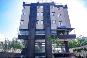  Showroom For Rent in Devi Chambers, Bund Garden Road