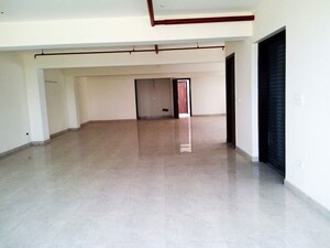 Room in  Office Space in IT/SEZ at Sector 63 – for Rent