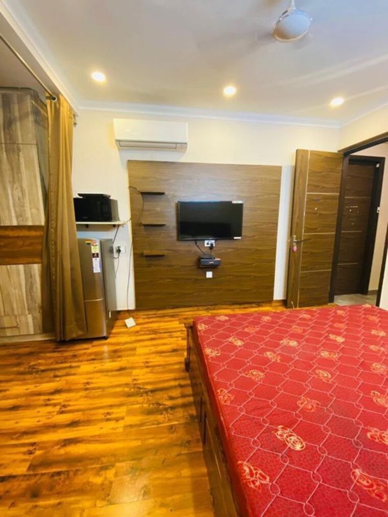 Bedroom, sushant lok i 3 Bedroom 300 Sq.Yd. Builder Floor In Sushant Lok I Gurgaon 10675496