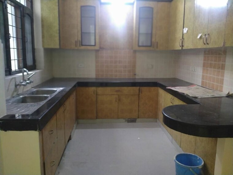 Kitchen, sushant lok i 3 Bedroom 300 Sq.Yd. Builder Floor In Sushant Lok I Gurgaon 10675496