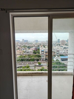 Room in 2 BHK Apartment at Mundhwa Road – for Rent