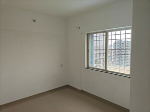 Room in 2 BHK Apartment at Mundhwa Road – for Rent