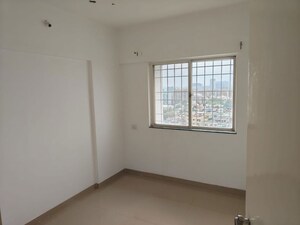 Room in 2 BHK Apartment at Mundhwa Road – for Rent