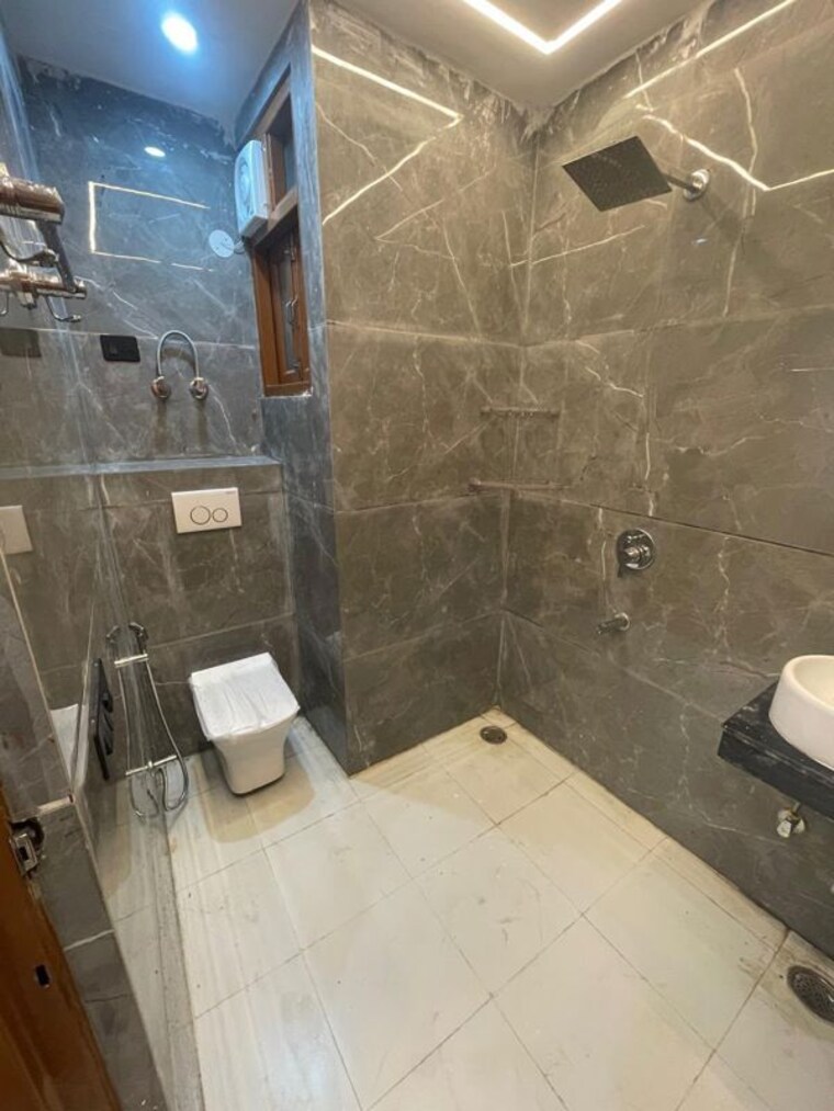 Bathroom, saket 2 Bedroom 980 Sq.Ft. Builder Floor In Saket Delhi 10675507