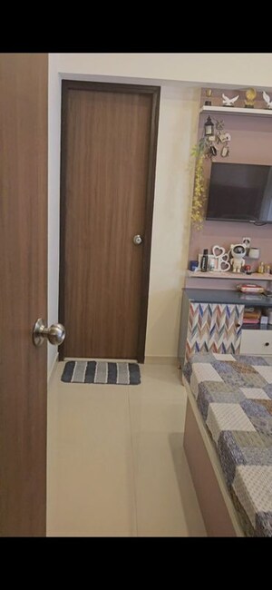 Bedroom in 1 BHK Apartment at Lodha Amara, Kolshet Road – for Sale