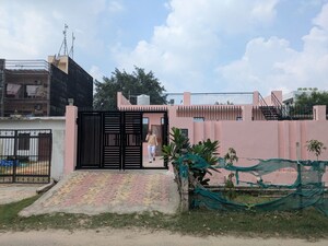 2 BHK Independent House For Rent in Noida Extension