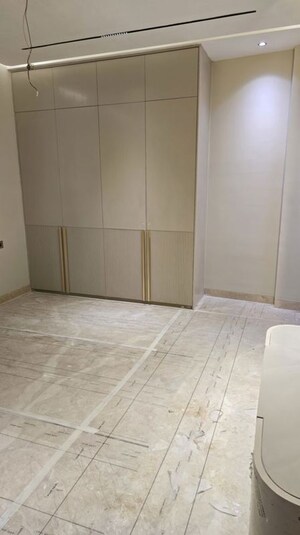 Room in 3 BHK Builder Floor at Raja Garden – for Sale
