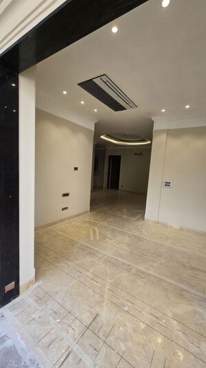 Room in 3 BHK Builder Floor at Raja Garden – for Sale