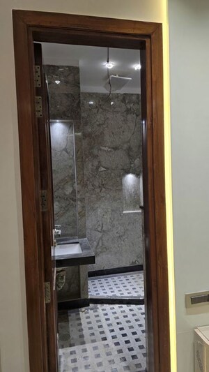 Furnished Amenities in 3 BHK Builder Floor at Raja Garden – for Sale