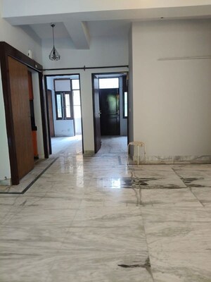 Room in 3 BHK Builder Floor at Malviya Nagar – for Rent