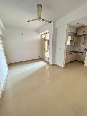 Room in 3 BHK Apartment at Amrapali Verona Heights, Tech Zone 4 Greater Noida – for Rent