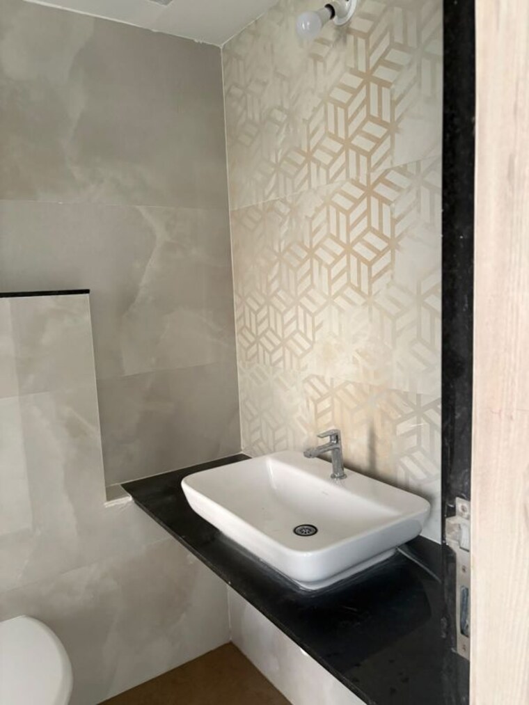 Bathroom, kharadi 2 Bedroom 900 Sq.Ft. Apartment In Kharadi Pune 10675564